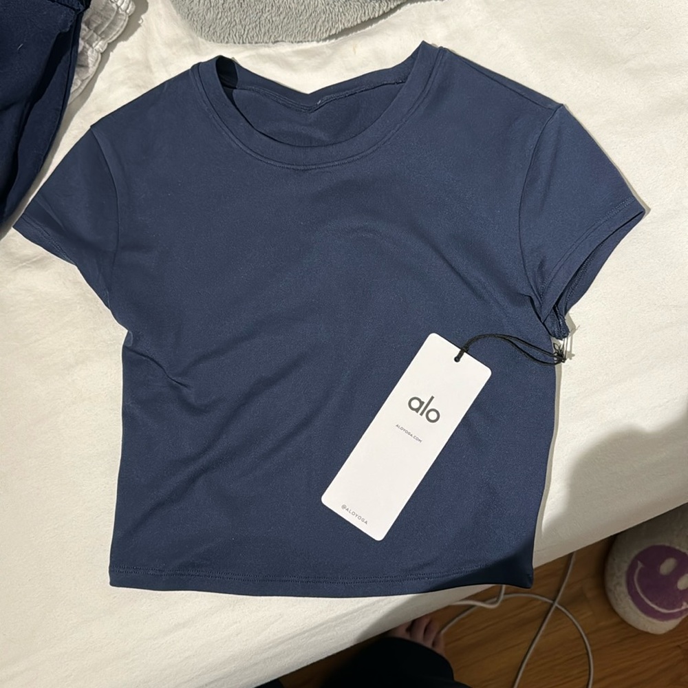 alo nwt shirt